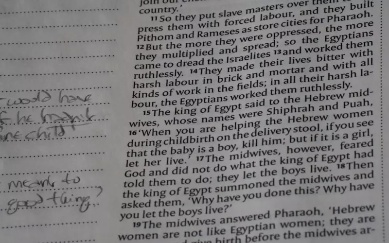 男生提起前任的时候表现的很平静(男生真正放下前任的表现)