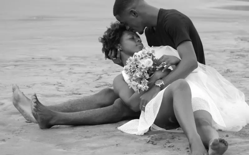 男人说爱你却不肯为你花钱 可以嫁吗