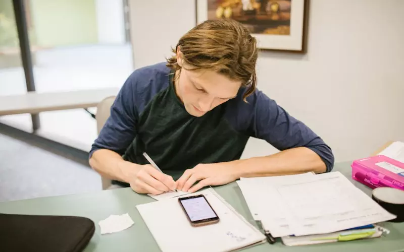 男人出轨的婚姻真的能挽回吗(男人出轨一回还能不能挽回婚姻了)