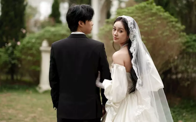 婚内出轨做小三的能要吗(婚内出轨可以做小三吗)