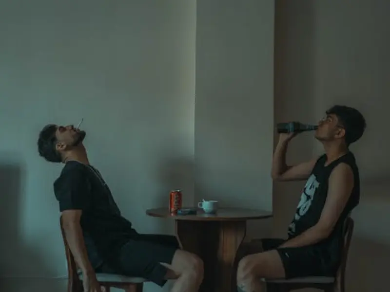 抛弃掉“朋友圈”，真的能让他对你死心塌地吗？