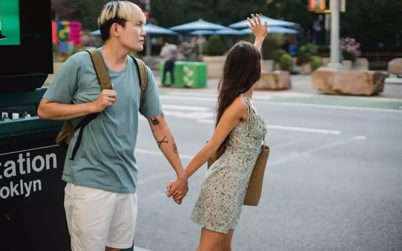 分手后男友要做朋友还能挽回吗(分手后女友有了新男友值得挽回吗)