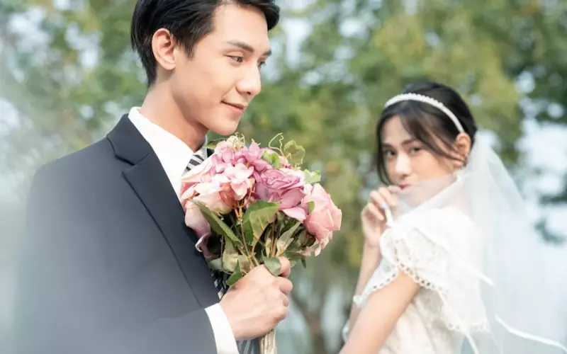 老公知道老婆出轨婚姻还能继续吗(老婆出轨了我该怎么挽救婚姻)