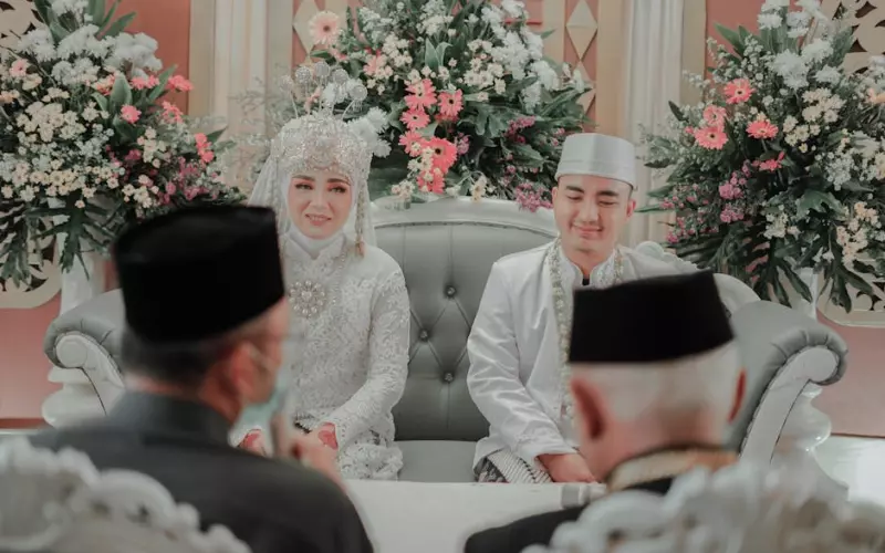 背叛婚姻的两个人结婚能幸福么(结婚后婚姻到底给了女人什么)