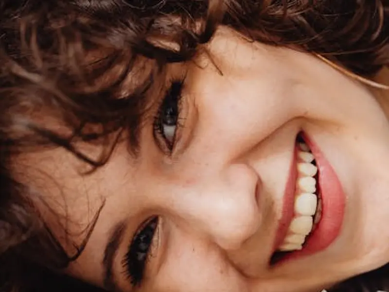 有钱有颜你就能找到幸福？你开什么玩笑