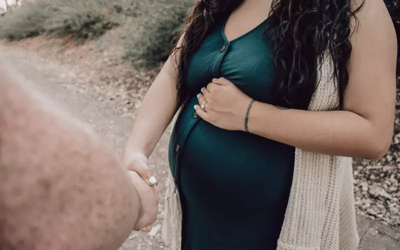 网恋没牵过手会怀孕吗(网恋不奔现谈了会怀孕吗)