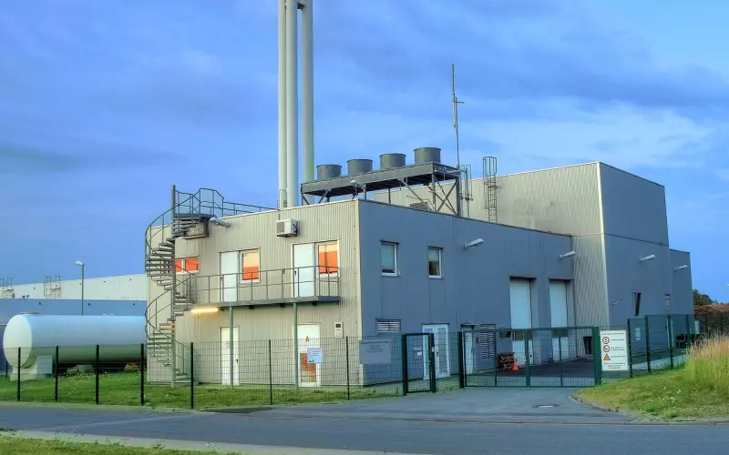 选择缺少物质保障的婚姻，还是选择有一定物质保障的？