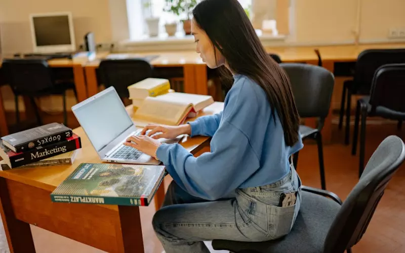 大学生网恋被骗400万(大学生网恋被骗134万)