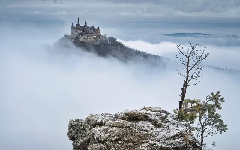 相比霍金的去世，我更关心你是怎么利用霍金在朋友圈装逼的