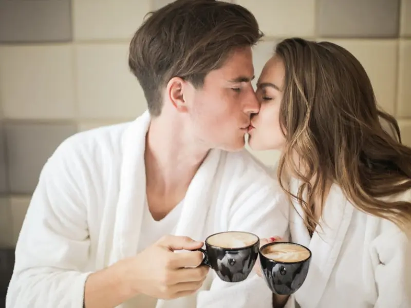 在他/她喝完咖啡后表白，成功机率更高？！提高告白成功率的心理学！