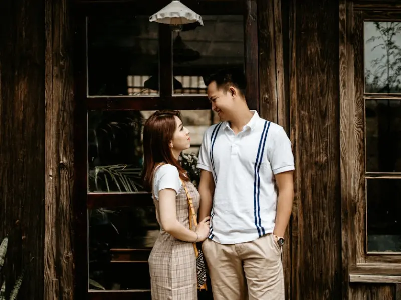 婚后来自前女友的联系  |  隔壁老王