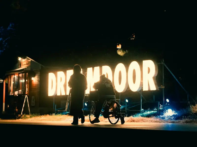 【一号法庭】为何判决离婚后，她却构成重婚罪?