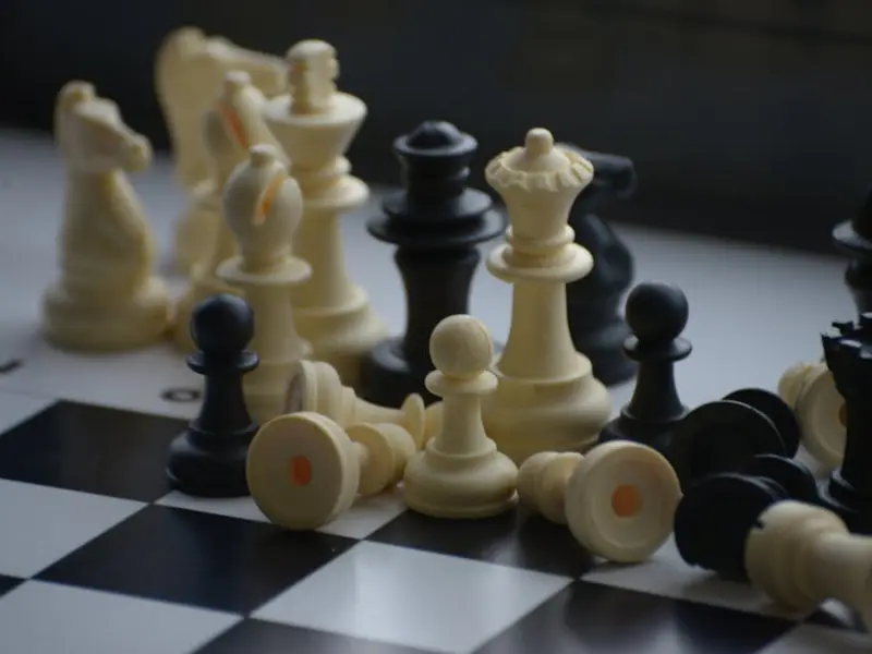 依据强化理论制作一个简易的追求(挽回)策略模型。