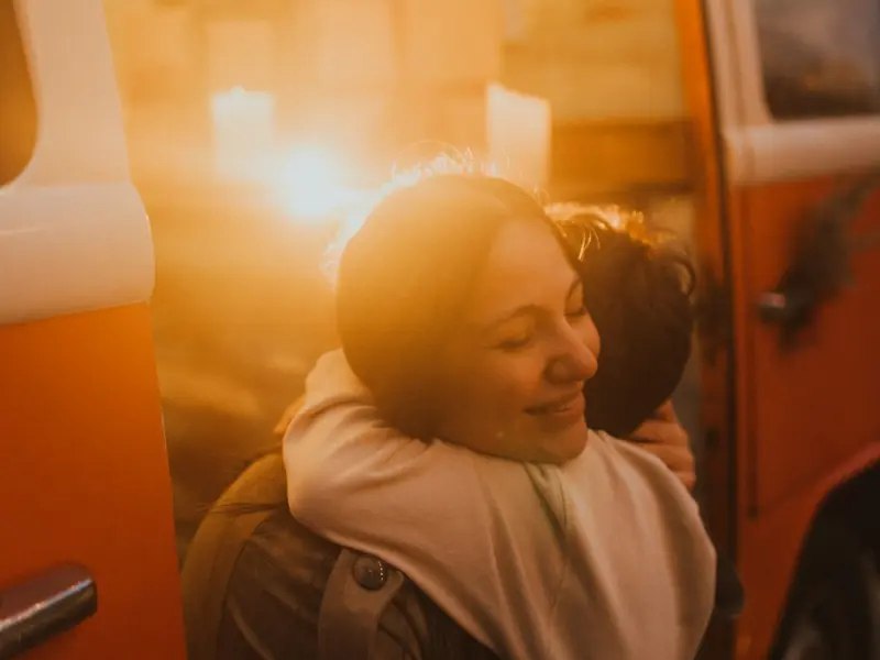 亲密后她突然不理我？你该明白的三件事！