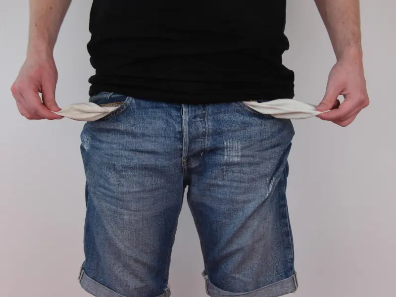 没必要的举动少做一点