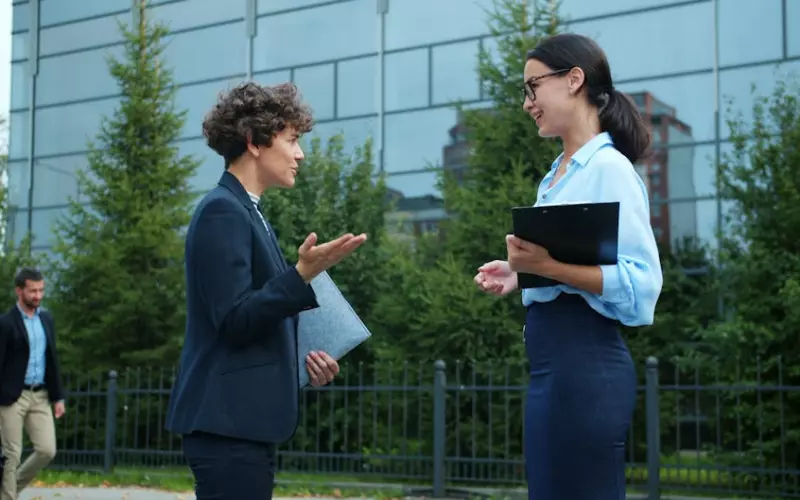 婚外情中的男女每天联系吗(婚外情中的男女都聊些什么)