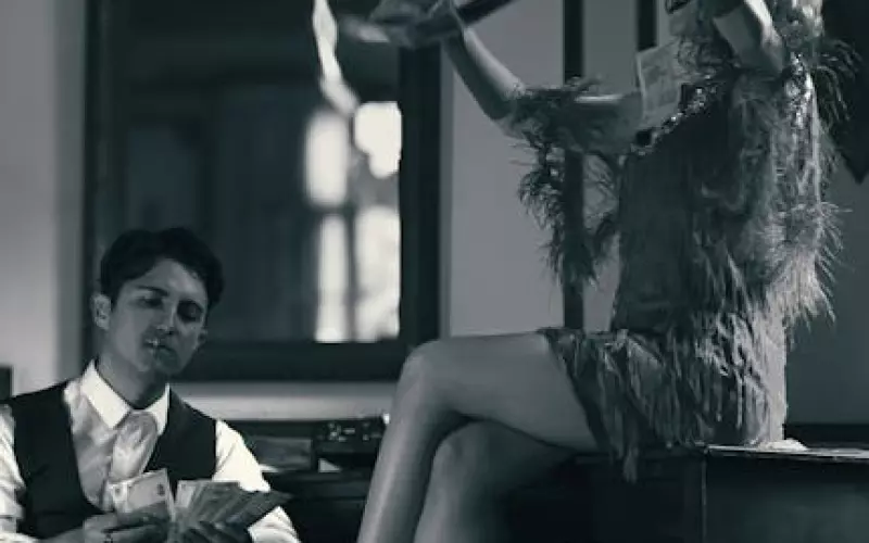 不肯为你花钱的男人一定不爱你吗