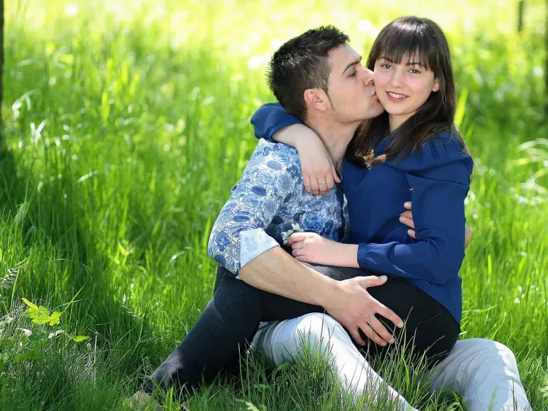 女人的安全感来源于钱还是男人的爱?不！都不是！