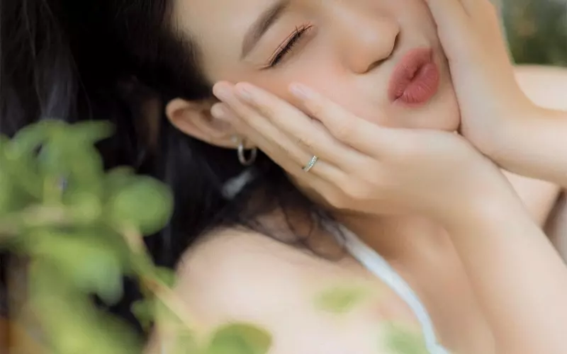 不要被男生的假像迷惑住了，女人，檫亮你的双眼吧！！！