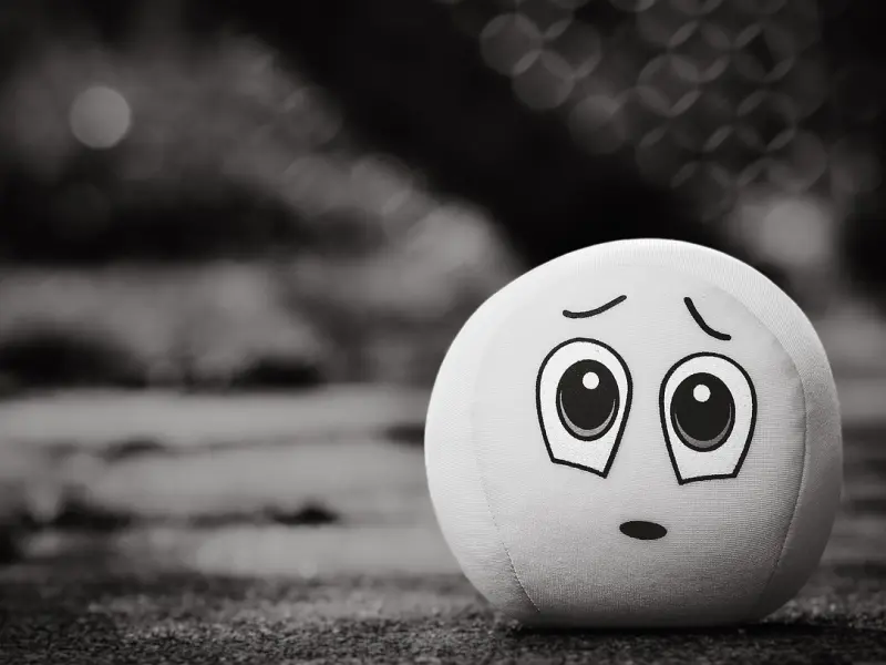 不要再去打扰一个不理你的人，赔了笑脸，丢了尊严 !