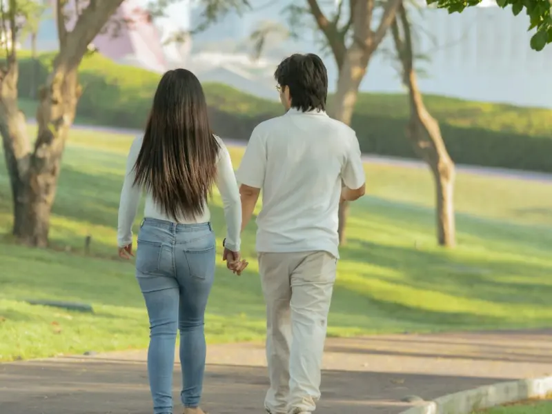 情感-----爱不是感动，而是成全。