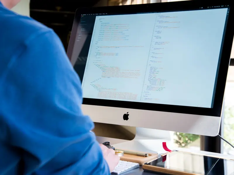 情感咨询：已婚男人心里有你的表现