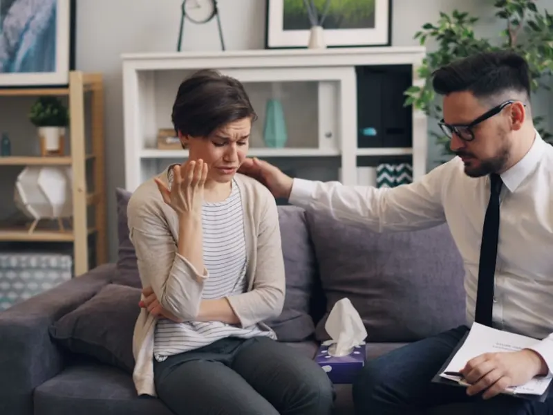 情感咨询：女人对婚姻过度悲观会逼老公出轨