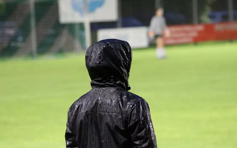 情感咨询：结束异地恋，我该去男友城市发展吗？