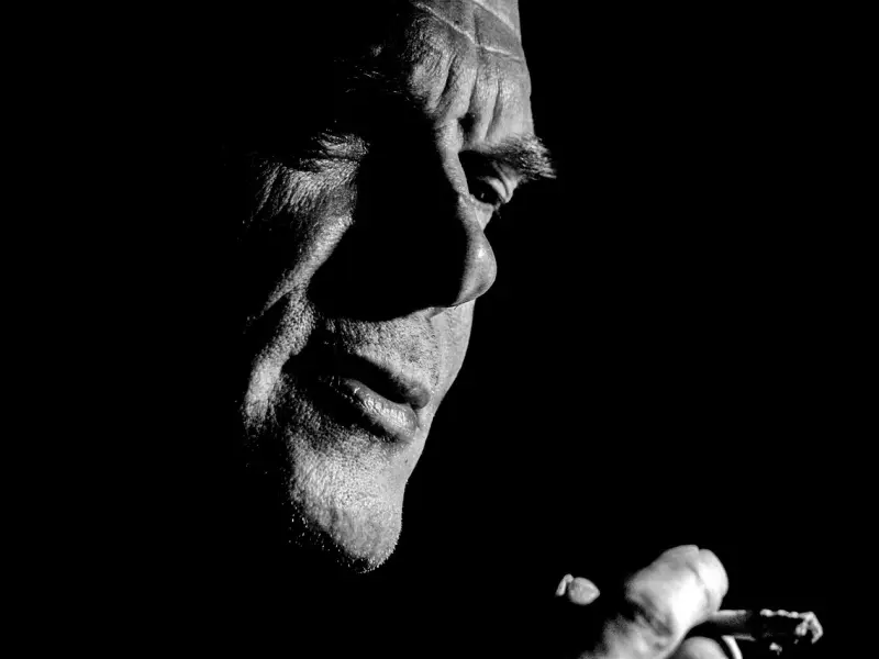 情感咨询案例：老公过于依赖父母，我该如何处理这种关系？