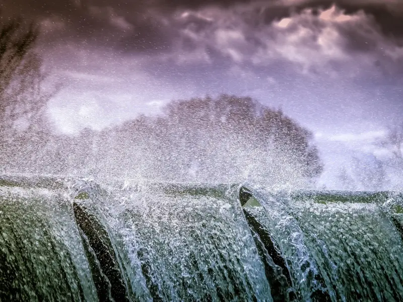 情感咨询：分手断联后男友跟我互动 我该如何挽回呢？ ​