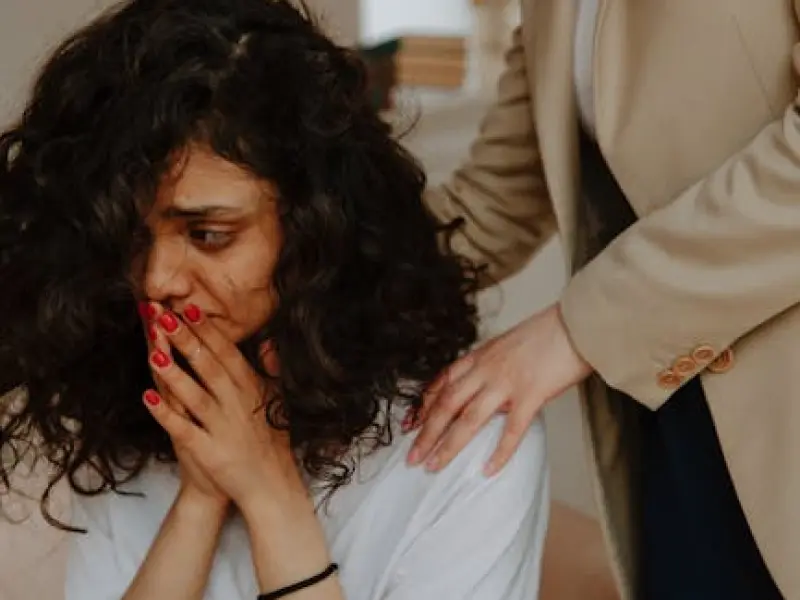 情感咨询：分手后想要挽回男友该怎么复联？