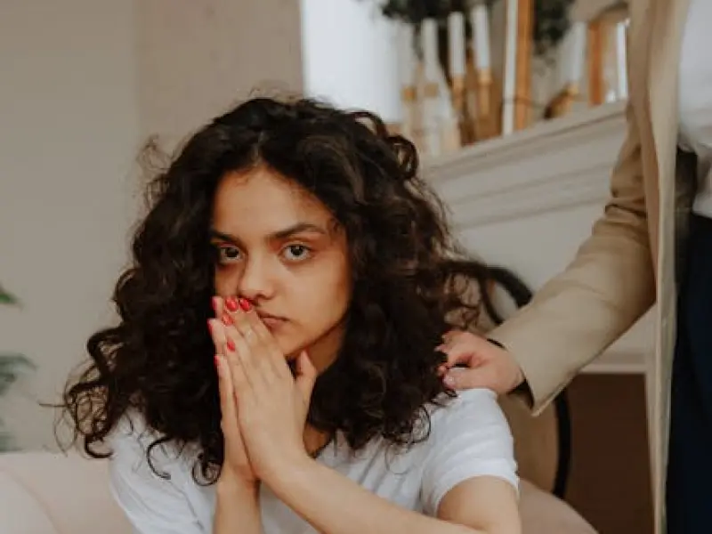 情感咨询：男朋友把我拉黑了要怎么挽回？