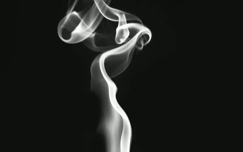 情感咨询：想要挽回前男友的心，首先要挽回自己的尊严