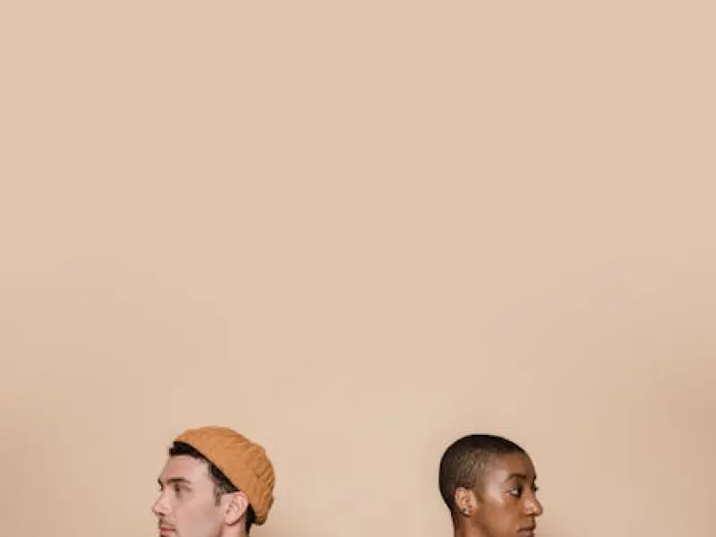 情感咨询：异地恋，男友跟别人有暧昧我该怎么办