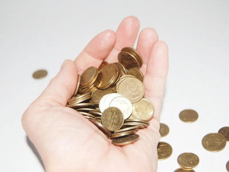 情感咨询：男朋友没有能力也没钱，我该和他分手吗？