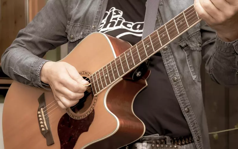 情感咨询：男友太爱玩，我要怎么做才能挽回不务正业的他？