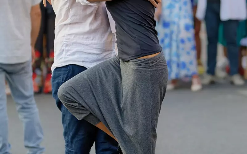 情感咨询：情侣亲密小动作，教你快速让恋情升温