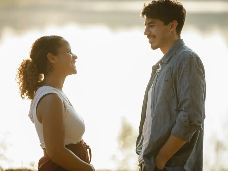 情感咨询：男朋友和别的女生聊天，管不住怎么办