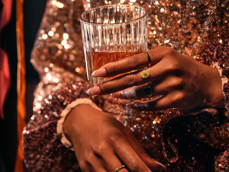 情感咨询：发现男友与前女友藕断丝连怎么办