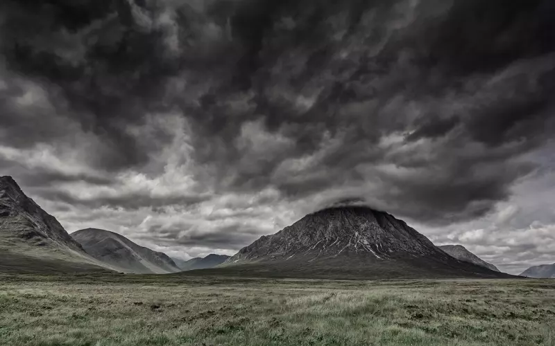 情感咨询：和男友分手后，我总跟多男生亲密怎么办