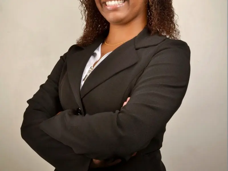 情感咨询：男人如果放不下一个人他会这么做