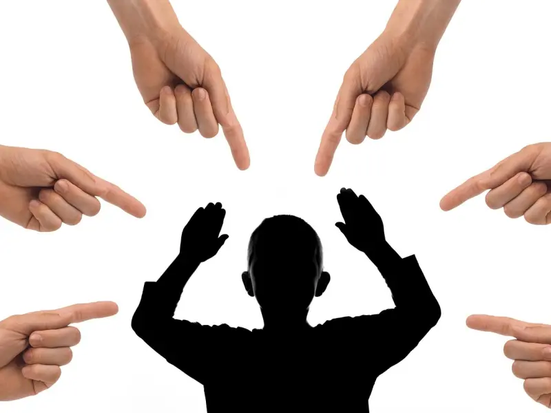 情感咨询：被已有女友的坏男人骚扰 我该怎么办？