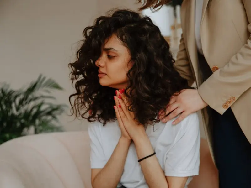 情感咨询：感情变冷淡怎么办?教你两招挽回爱情