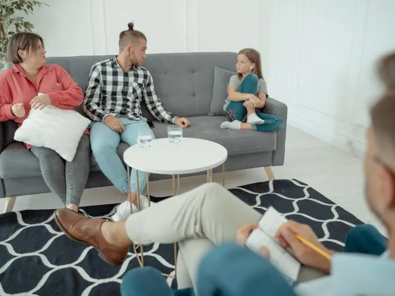 情感咨询：父母反对远嫁，不同意我跟男友在一起怎么办