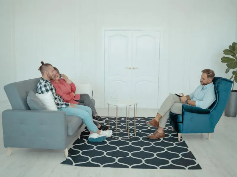 情感咨询师：夫妻间的沟通越来越少了？这些方法教你们改变想法