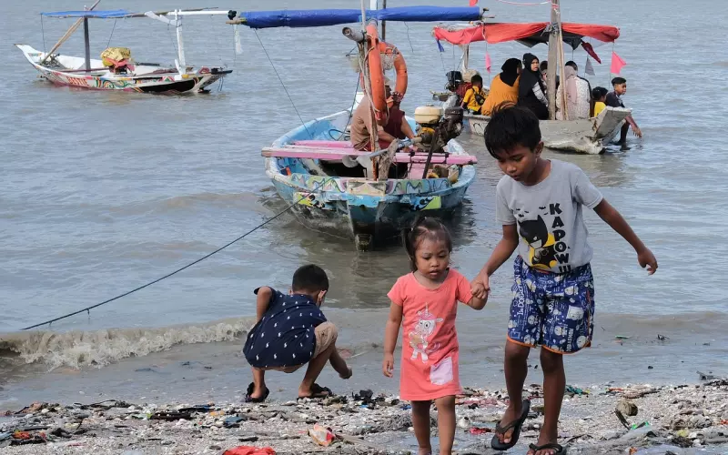 情感疑惑：男友姐姐嫌我家庭条件不好，我还要继续跟他走下去吗？