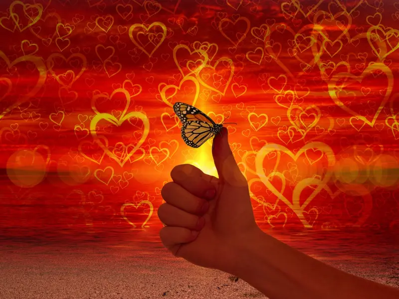 情感疑惑：女友分手后还跟我搞暧昧，我还爱她这段感情该放手吗？