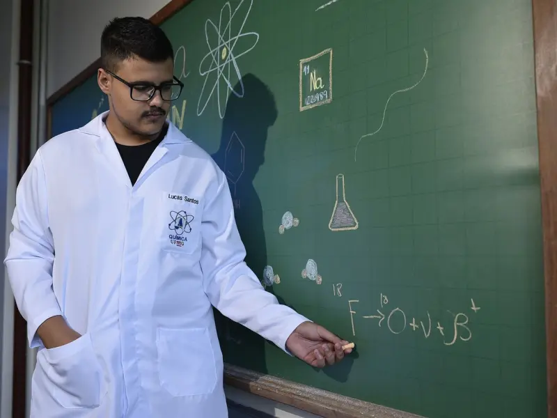 情感老师教你挽回出轨男人：教你三招聪明打败小三的技巧