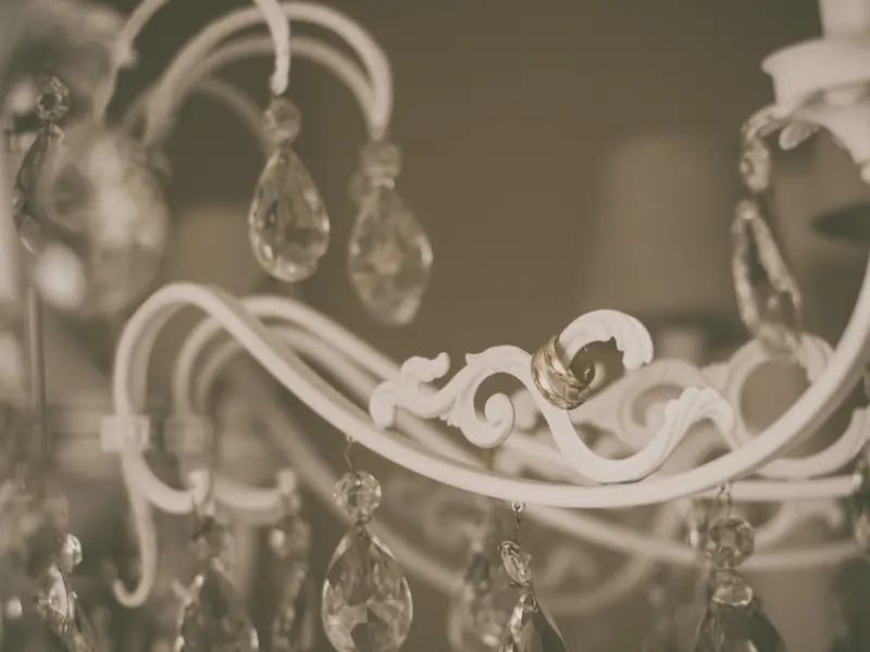 恋爱与结婚是不同的，切莫因为婚姻生活的不满，而做出错事！