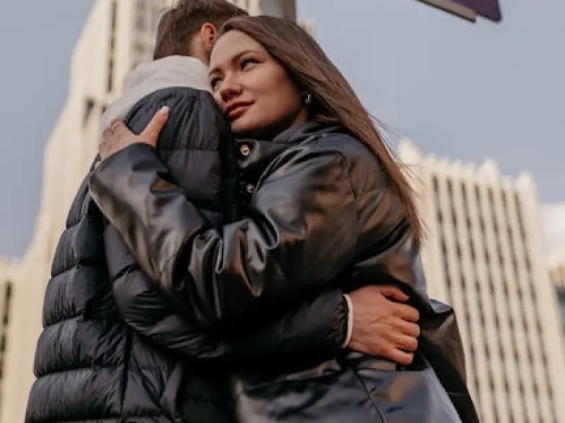 男人爱上女人的四种表现